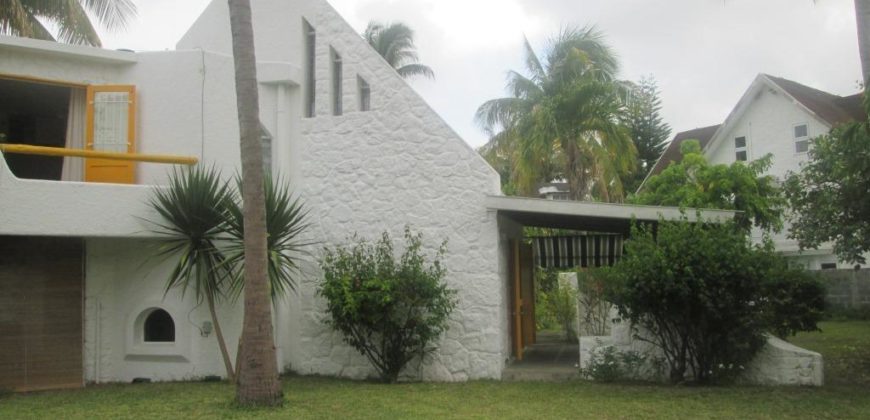 Confortable villa F4 proche plage, Belle Mare